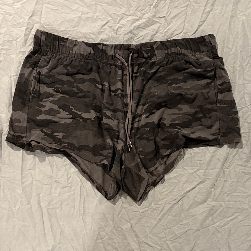 Athletic Works Women's Camo Athletic Shorts - Black and Gray